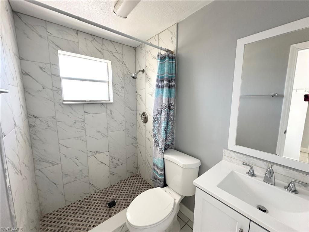 9805/9807 Montana CT, BONITA SPRINGS FL 34135-7