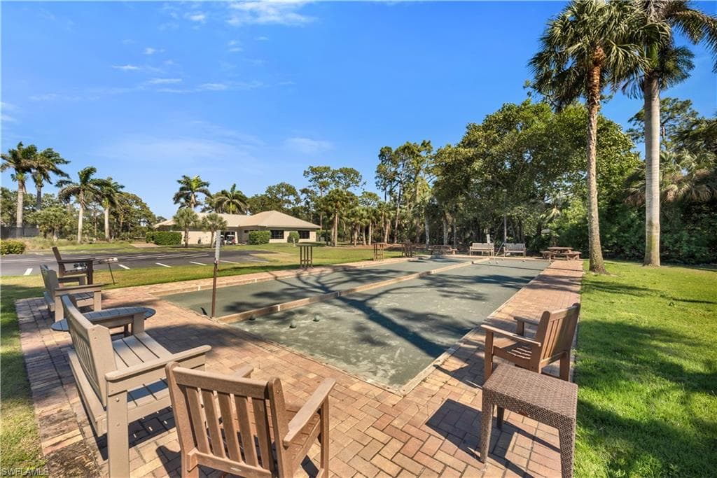 1014 Wildwood LN # 1014, NAPLES FL 34105-21