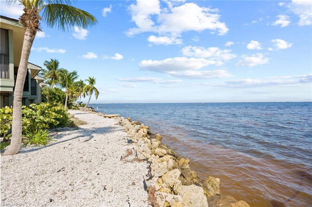 16747 Bocilla Palms DR # 15, BOKEELIA FL 33922-43