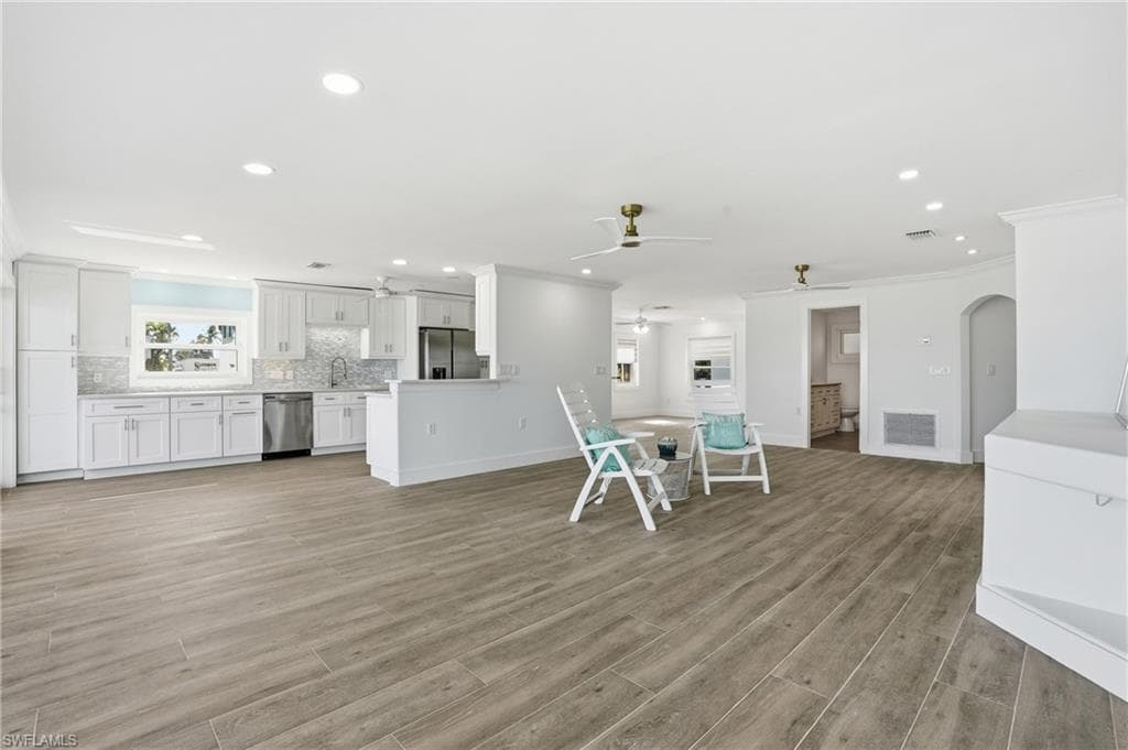 266 Curlew ST, FORT MYERS BEACH FL 33931-7