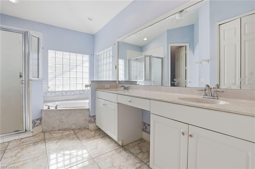 1538 Serenity CIR, NAPLES FL 34110-15