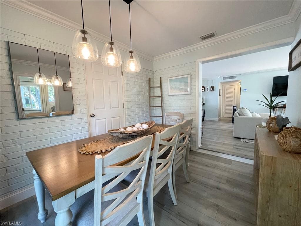 905 13th ST N, NAPLES FL 34102-8