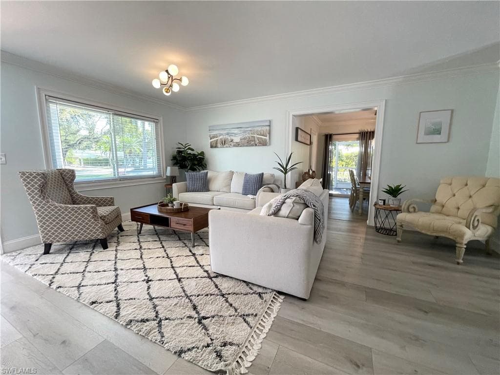 905 13th ST N, NAPLES FL 34102-3