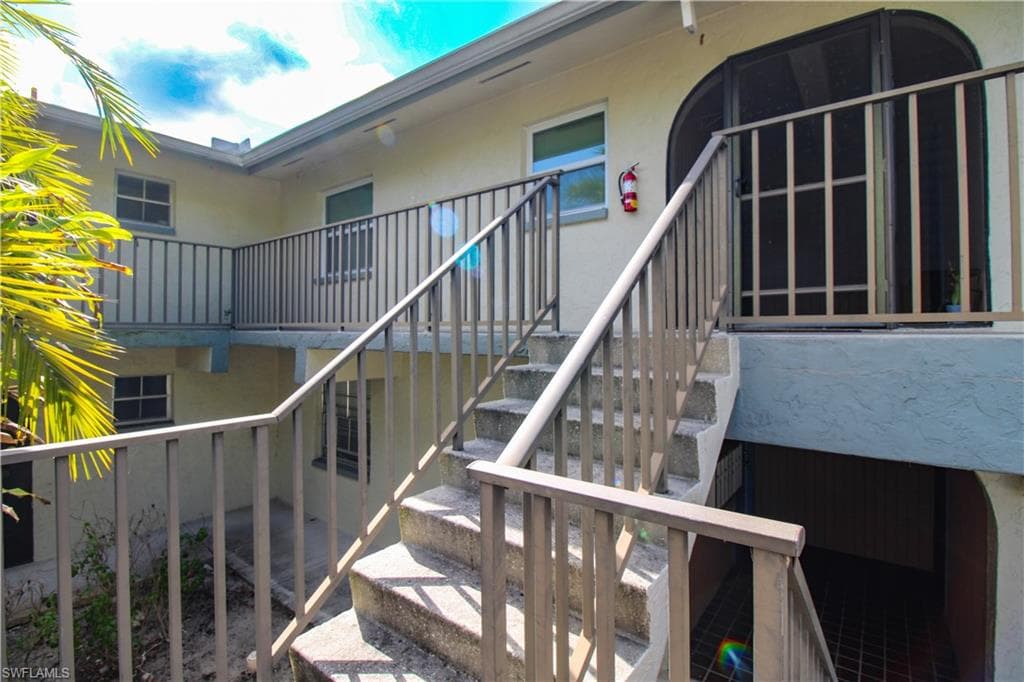 4300 Gulfstream DR # 2D, NAPLES FL 34112-25