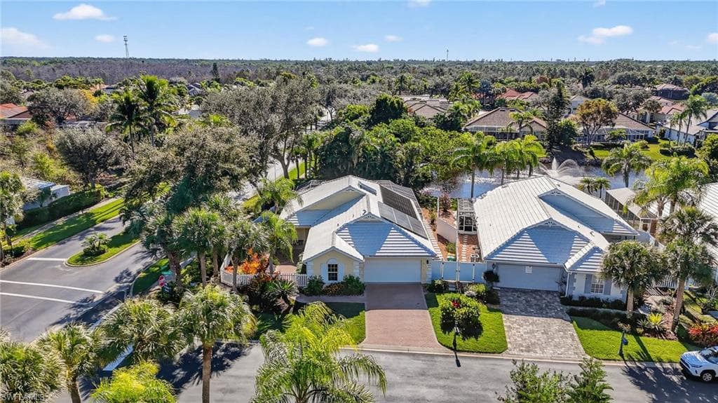 1331 Old Oak LN, NAPLES FL 34110-1