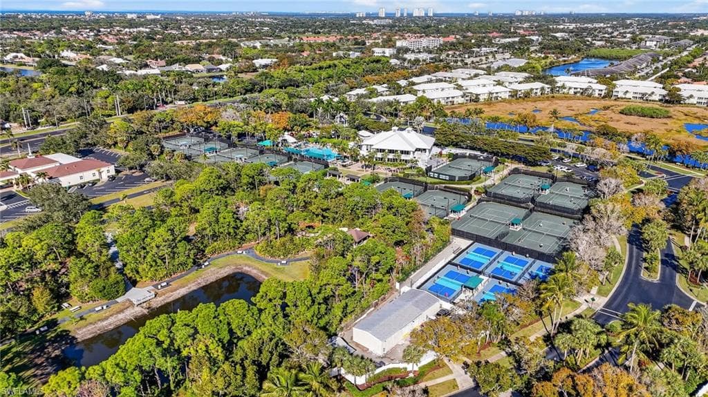 1331 Old Oak LN, NAPLES FL 34110-6