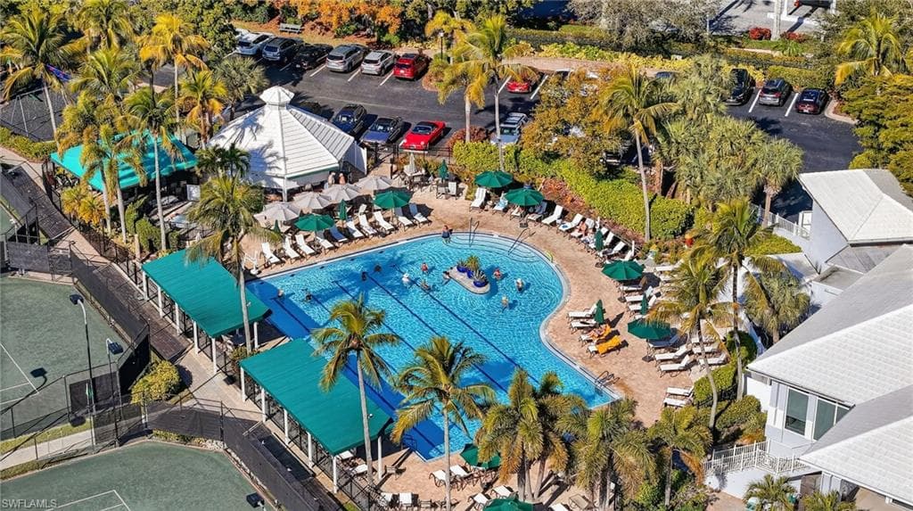 1331 Old Oak LN, NAPLES FL 34110-9