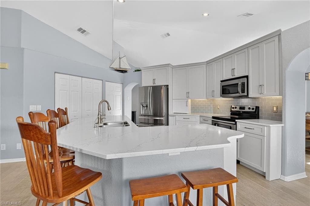 1331 Old Oak LN, NAPLES FL 34110-36