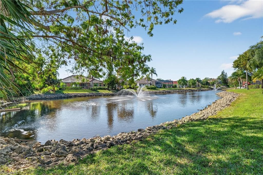 1331 Old Oak LN, NAPLES FL 34110-43