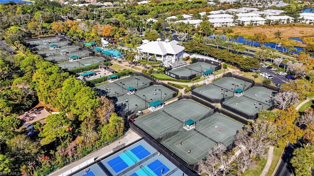 1331 Old Oak LN, NAPLES FL 34110-7