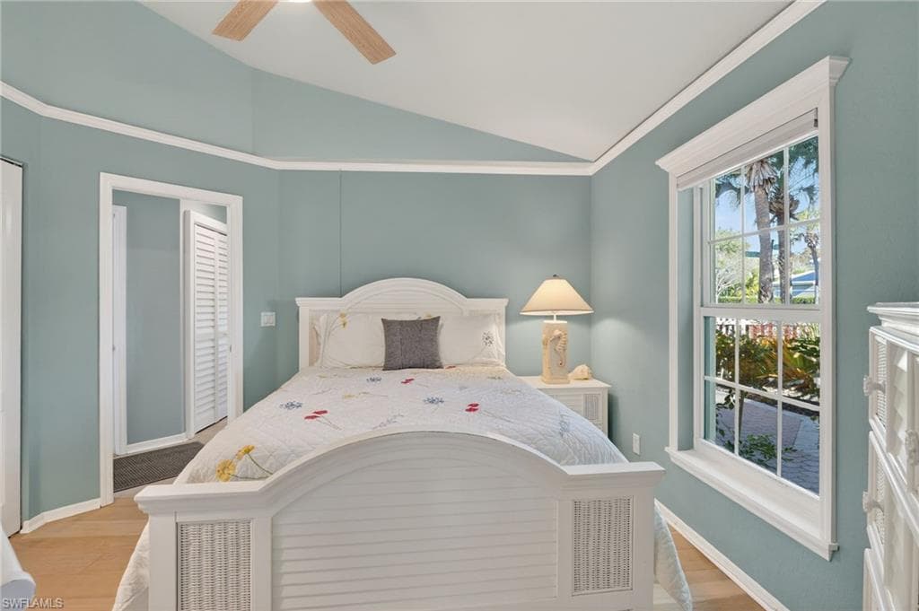 1331 Old Oak LN, NAPLES FL 34110-20