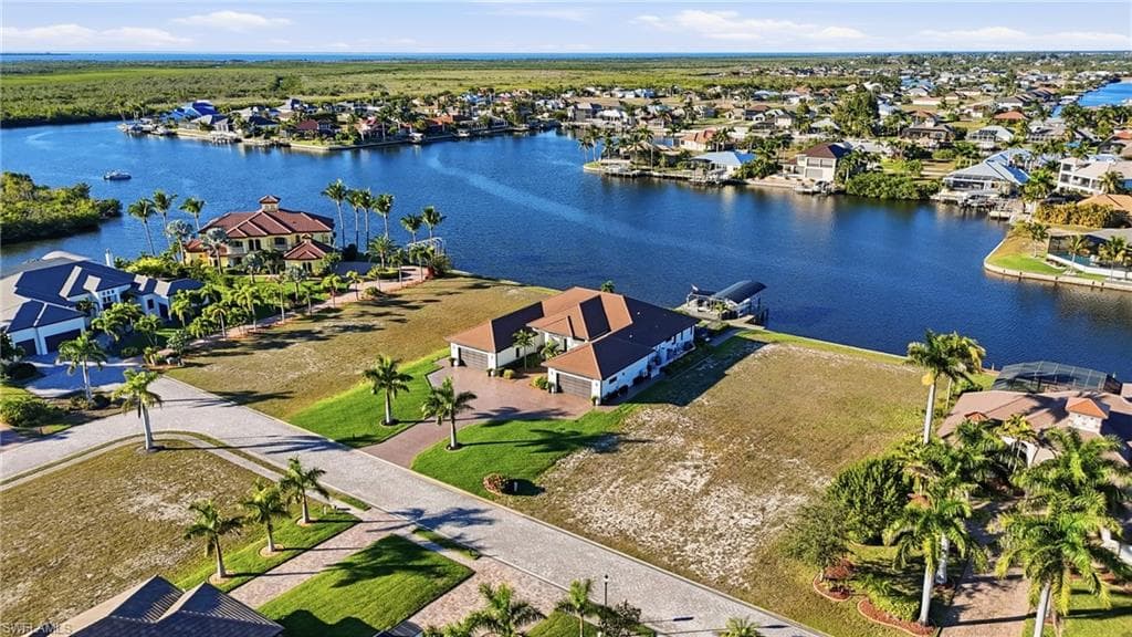 891 W Cape Estates CIR, CAPE CORAL FL 33993-1