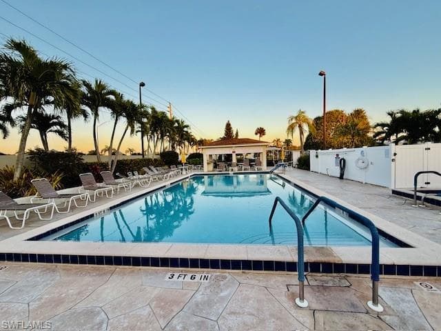 158 Seven Seas WAY # 158, NAPLES FL 34104-22