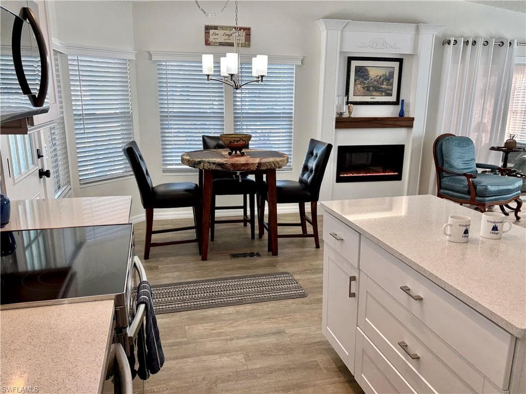 158 Seven Seas WAY # 158, NAPLES FL 34104-5