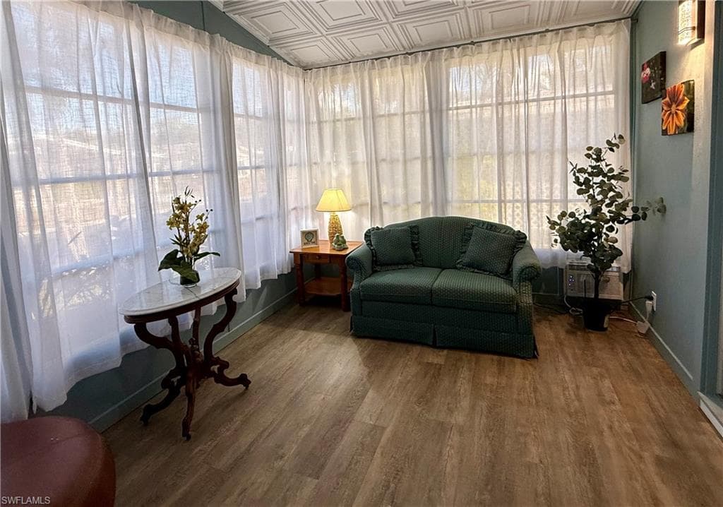 158 Seven Seas WAY # 158, NAPLES FL 34104-19