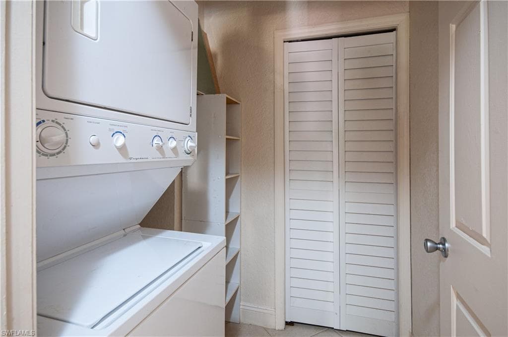 9845 Citadel LN # 207, BONITA SPRINGS FL 34135-22