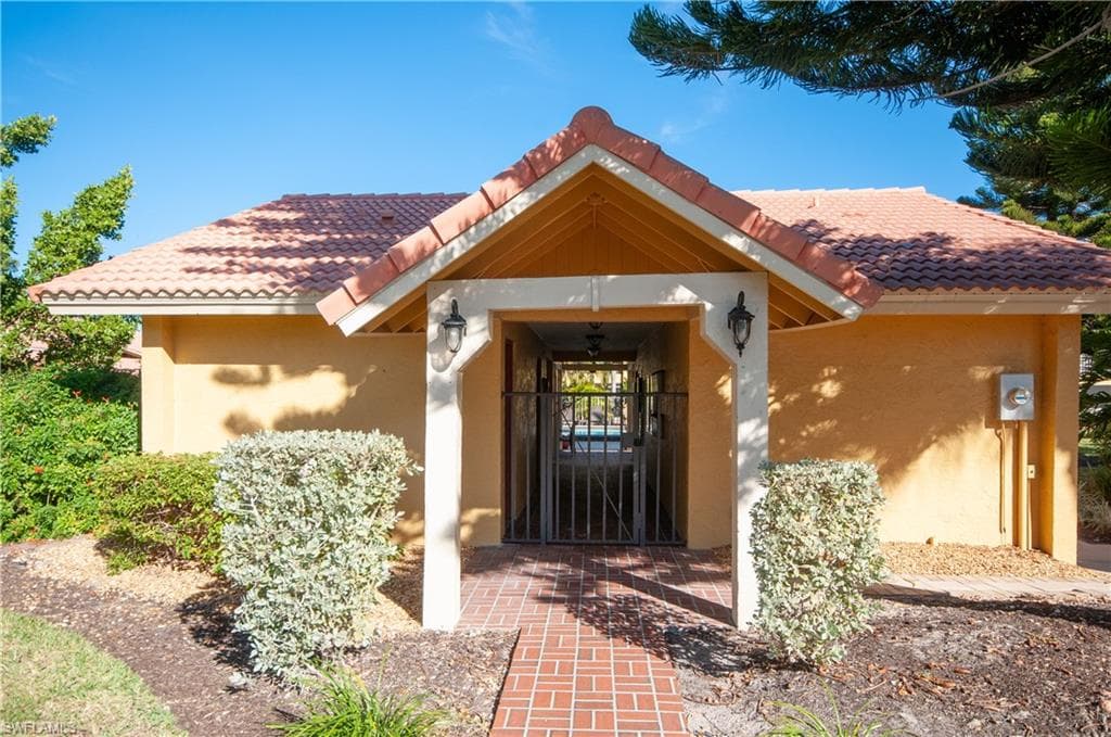 9845 Citadel LN # 207, BONITA SPRINGS FL 34135-27