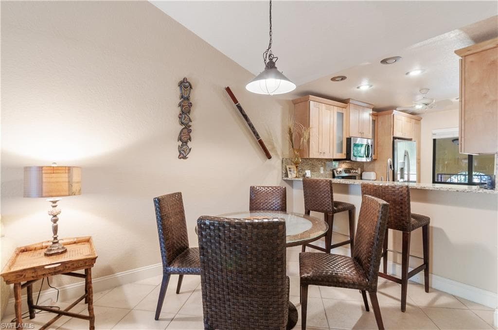 9845 Citadel LN # 207, BONITA SPRINGS FL 34135-10