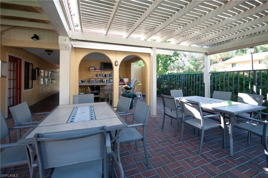 9845 Citadel LN # 207, BONITA SPRINGS FL 34135-28