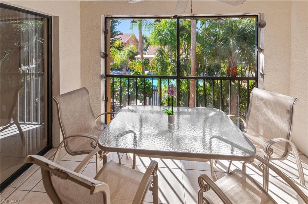 9845 Citadel LN # 207, BONITA SPRINGS FL 34135-24