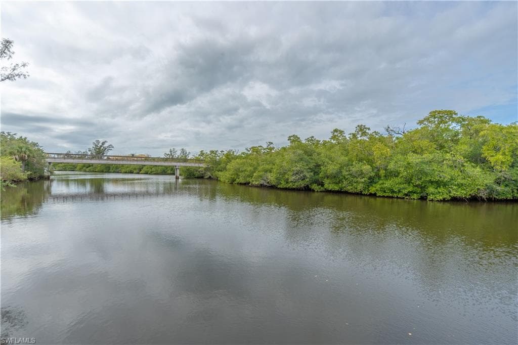 2237 River Reach DR, NAPLES FL 34104-41