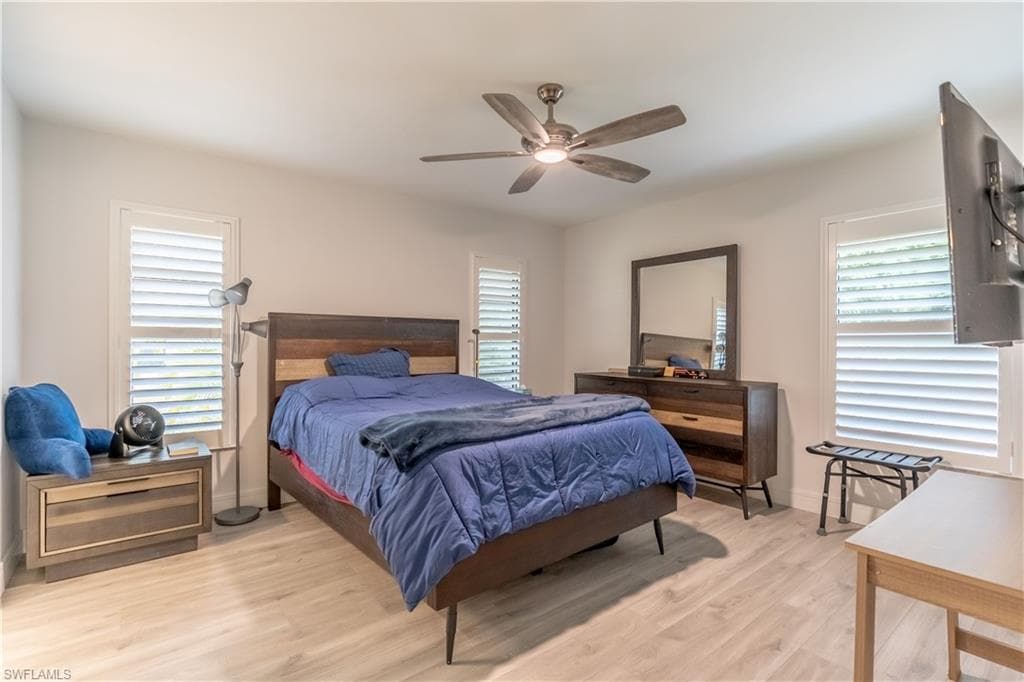 2237 River Reach DR, NAPLES FL 34104-16