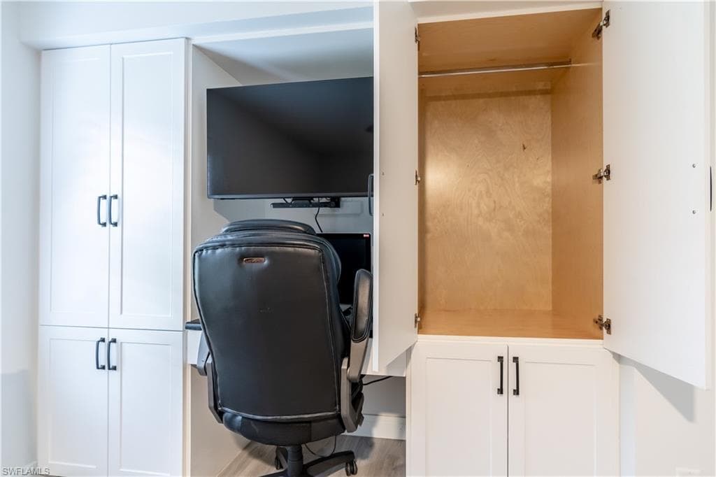 2237 River Reach DR, NAPLES FL 34104-15