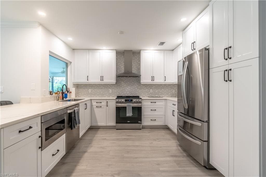 2237 River Reach DR, NAPLES FL 34104-4