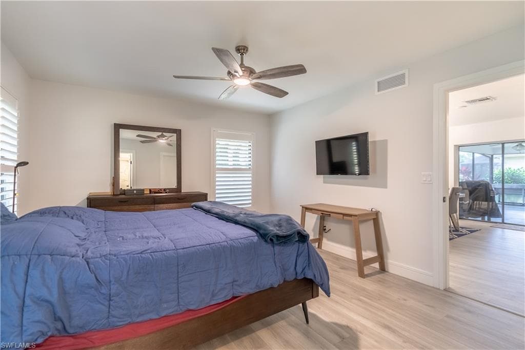 2237 River Reach DR, NAPLES FL 34104-17