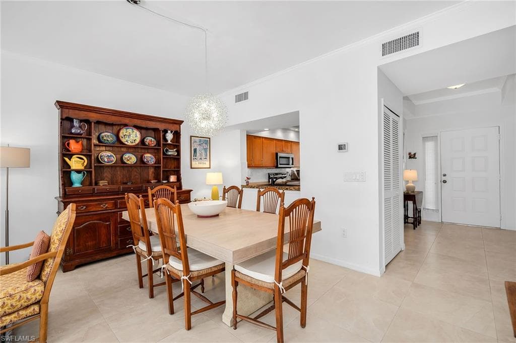 322 Sugar Pine LN # 322, NAPLES FL 34108-15