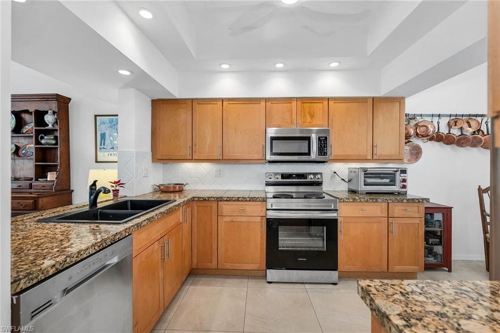 322 Sugar Pine LN # 322, NAPLES FL 34108-2