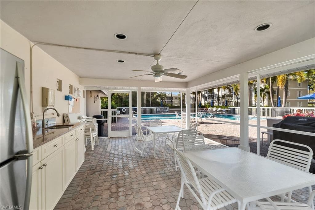 322 Sugar Pine LN # 322, NAPLES FL 34108-37