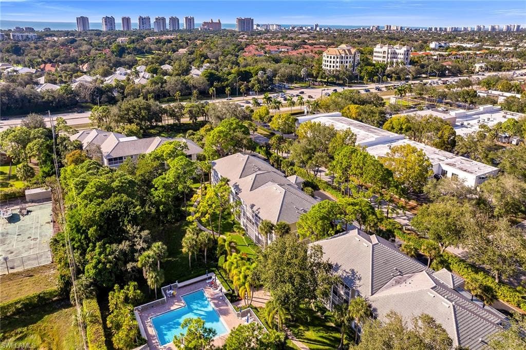 322 Sugar Pine LN # 322, NAPLES FL 34108-44