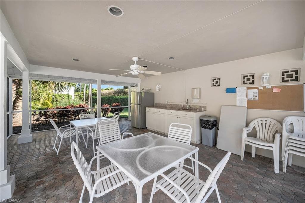 322 Sugar Pine LN # 322, NAPLES FL 34108-38