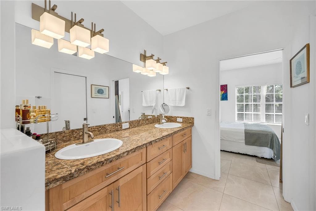 322 Sugar Pine LN # 322, NAPLES FL 34108-24