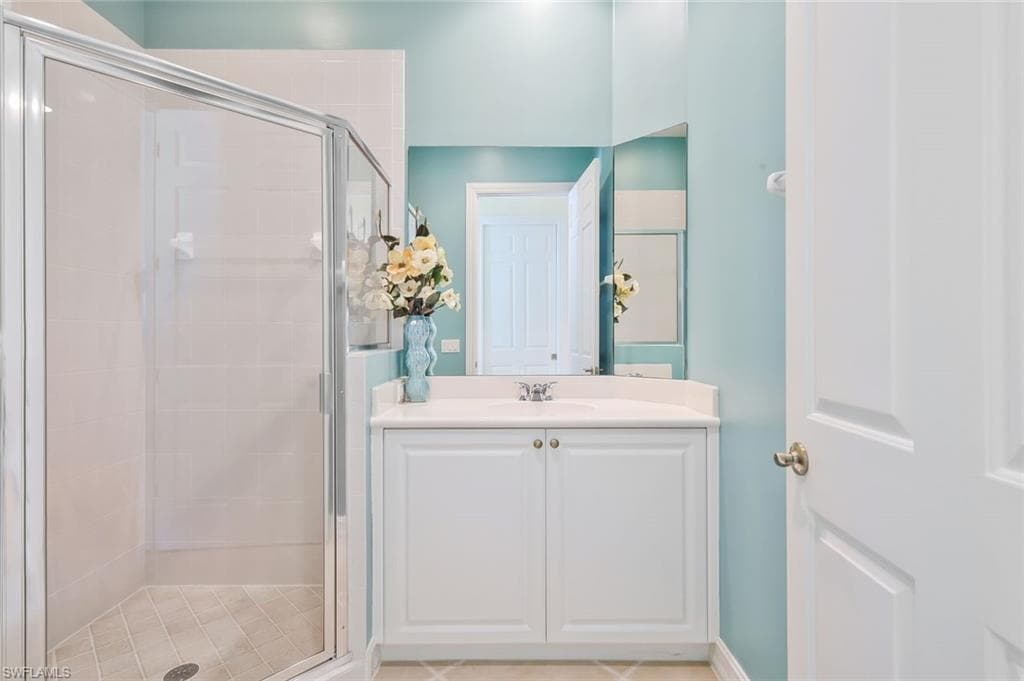 5025 Blauvelt WAY # 202, NAPLES FL 34105-15