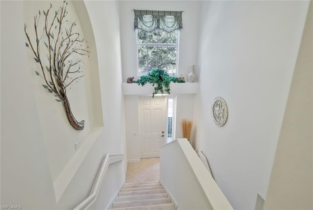 5025 Blauvelt WAY # 202, NAPLES FL 34105-2