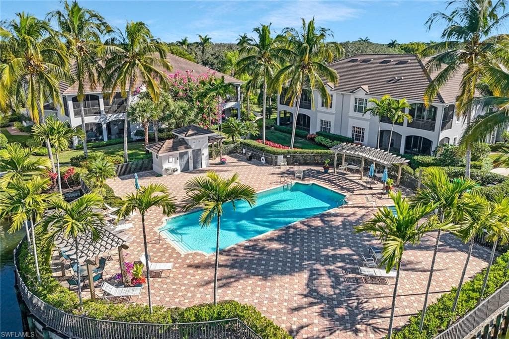 5025 Blauvelt WAY # 202, NAPLES FL 34105-23