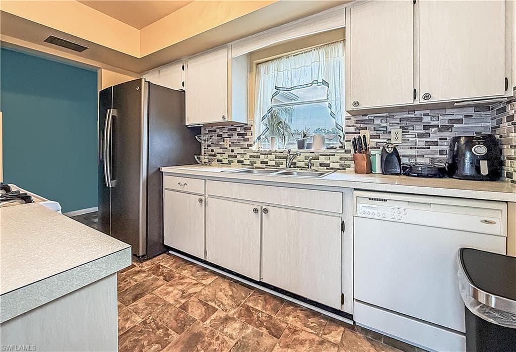 218 Fireside CT, LEHIGH ACRES FL 33936-6