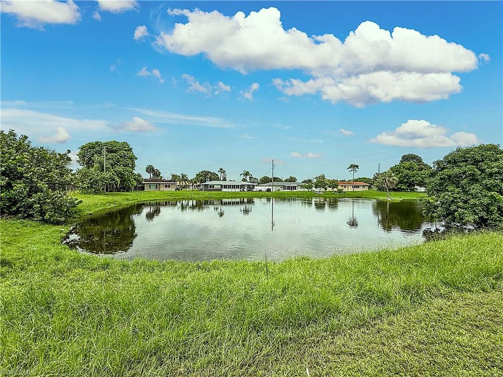 218 Fireside CT, LEHIGH ACRES FL 33936-2