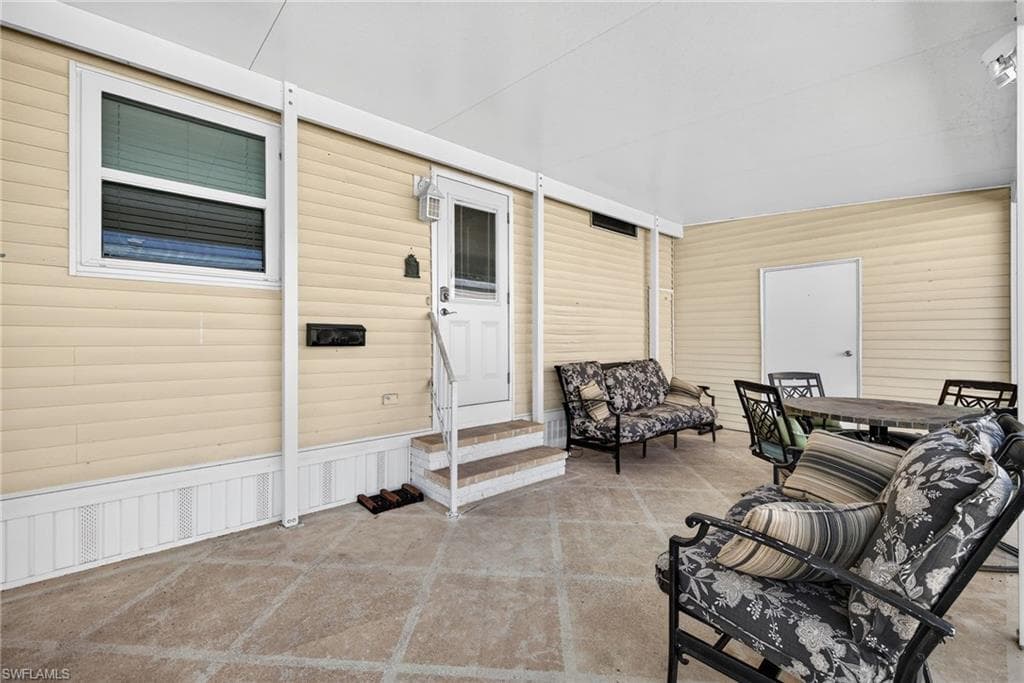 212 Oceans BLVD # 212, NAPLES FL 34104-2