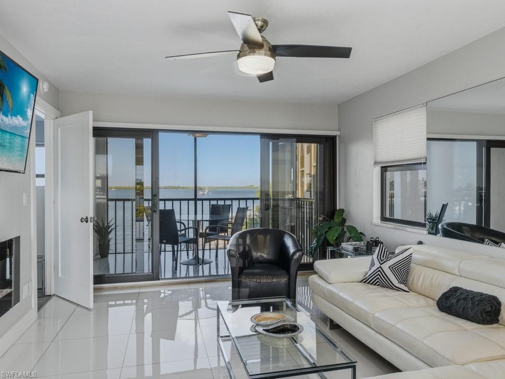 1003 Anglers CV # K407, MARCO ISLAND FL 34145-9