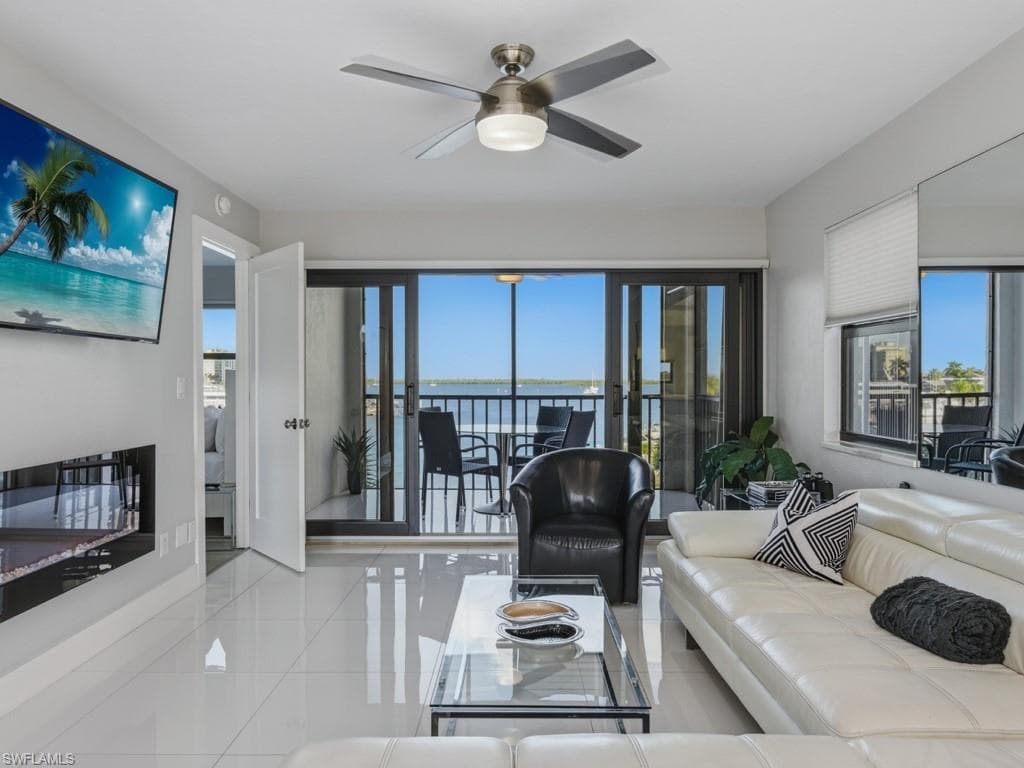 1003 Anglers CV # K407, MARCO ISLAND FL 34145-7