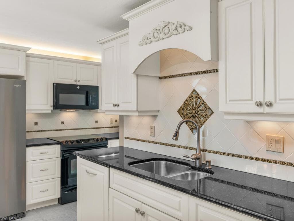 260 Seaview CT # 803, MARCO ISLAND FL 34145-10