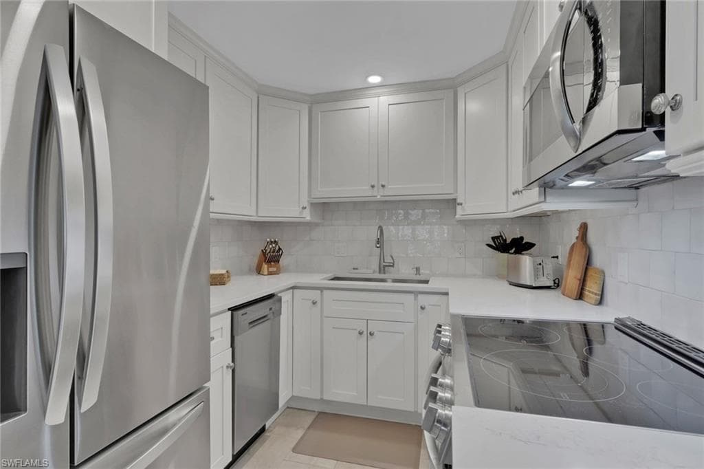 642 12th AVE S, NAPLES FL 34102-6