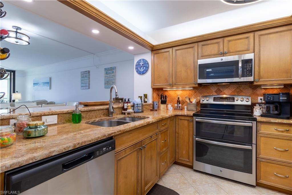 4253 Bay Beach LN # G2, FORT MYERS BEACH FL 33931-3