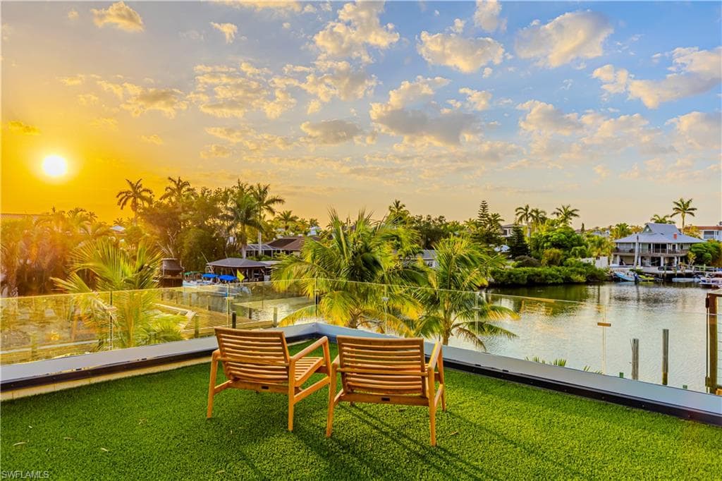 1100 Sandpiper ST, NAPLES FL 34102-4