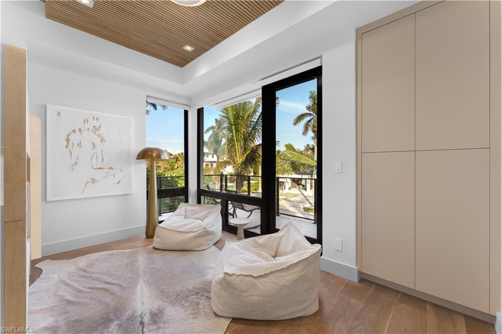 1100 Sandpiper ST, NAPLES FL 34102-37