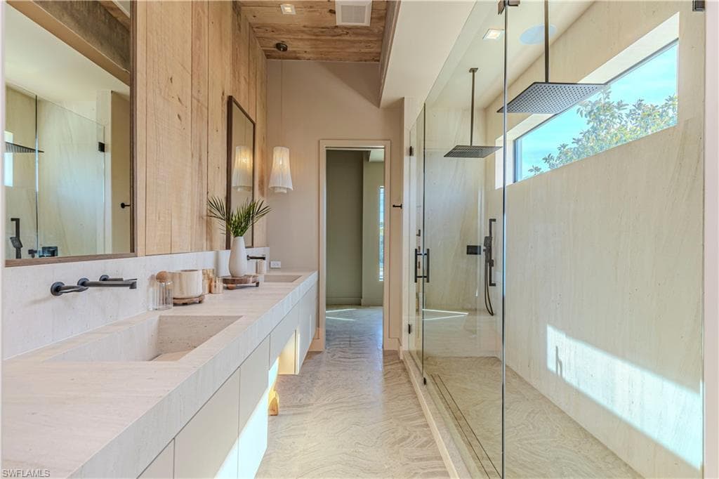 1100 Sandpiper ST, NAPLES FL 34102-32