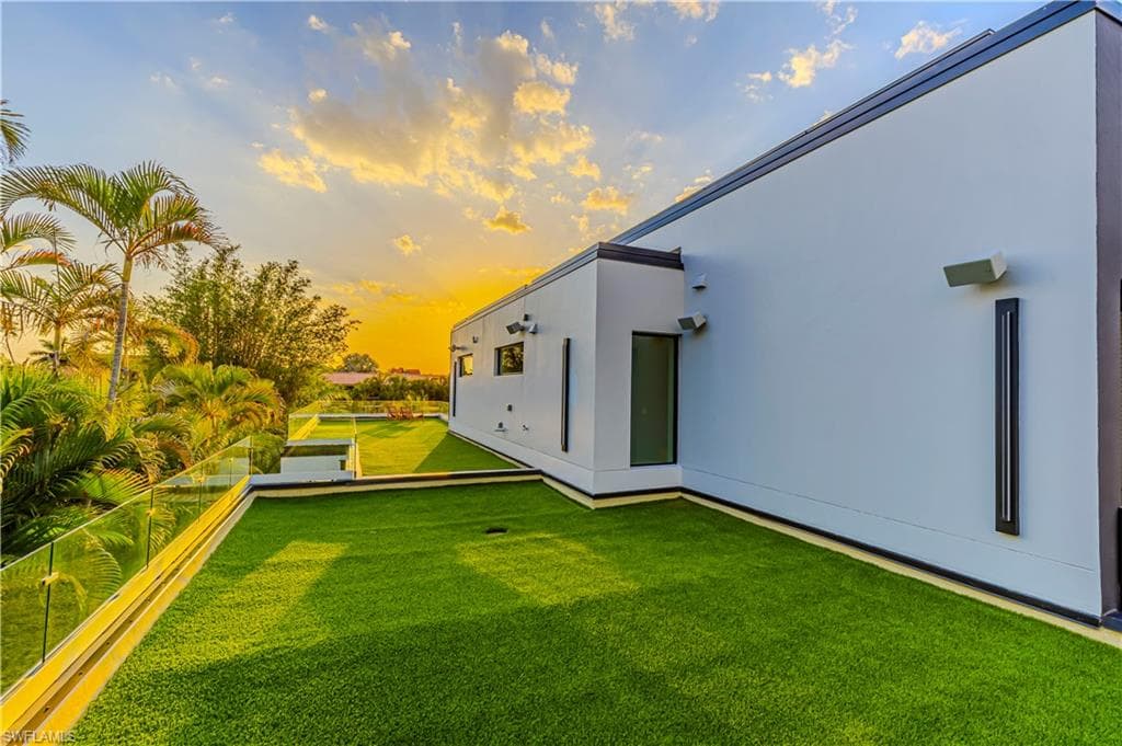 1100 Sandpiper ST, NAPLES FL 34102-13